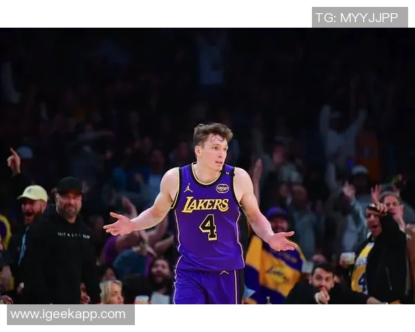 湖人签下新秀期待他在场上展现实力