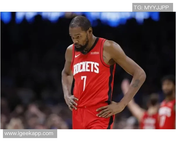 火箭队在客场再败勇士队，陷入两连败，前景堪忧